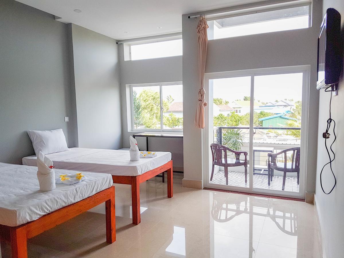 Two Moons Resort Kampot Exterior photo