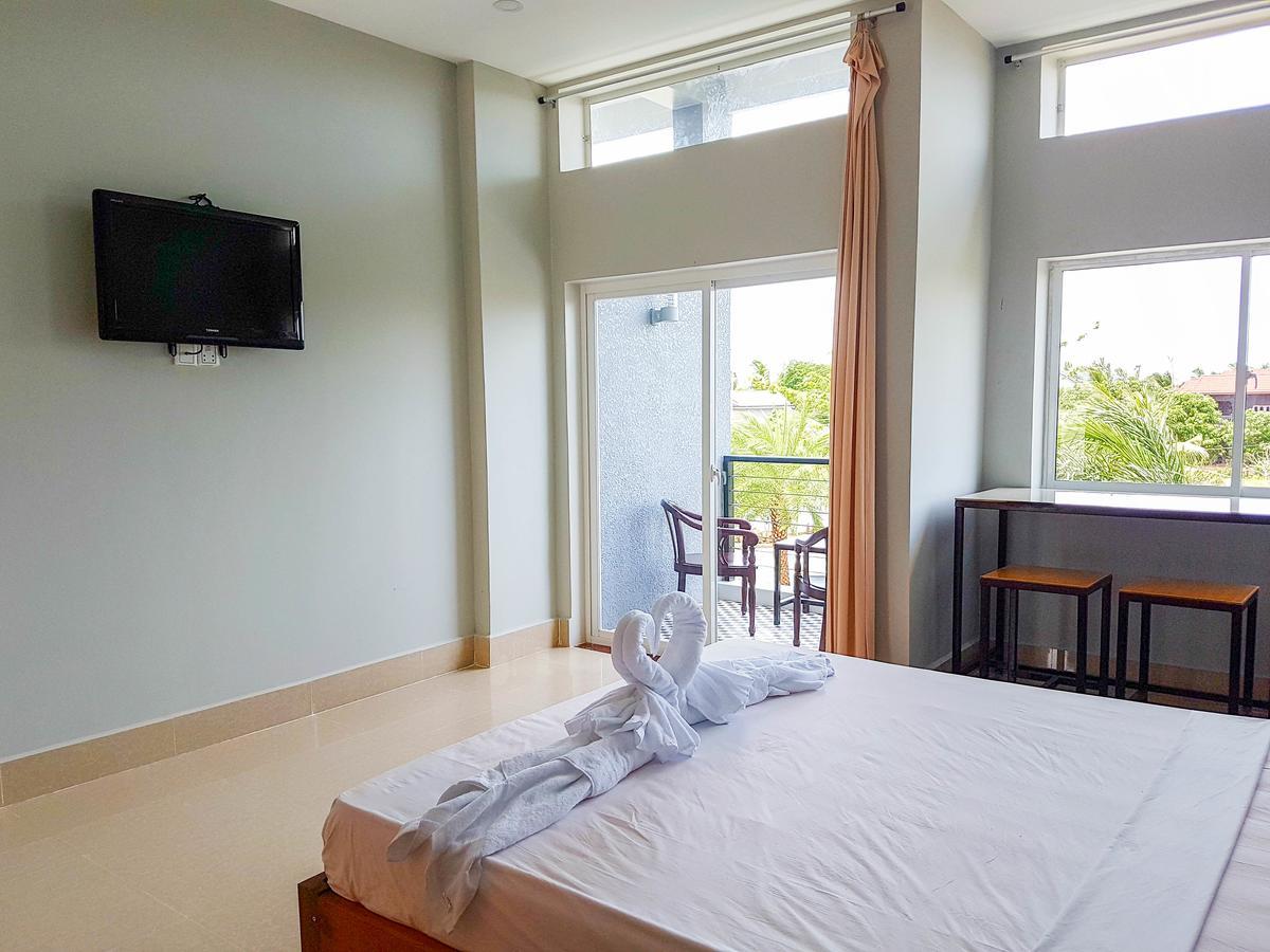 Two Moons Resort Kampot Exterior photo