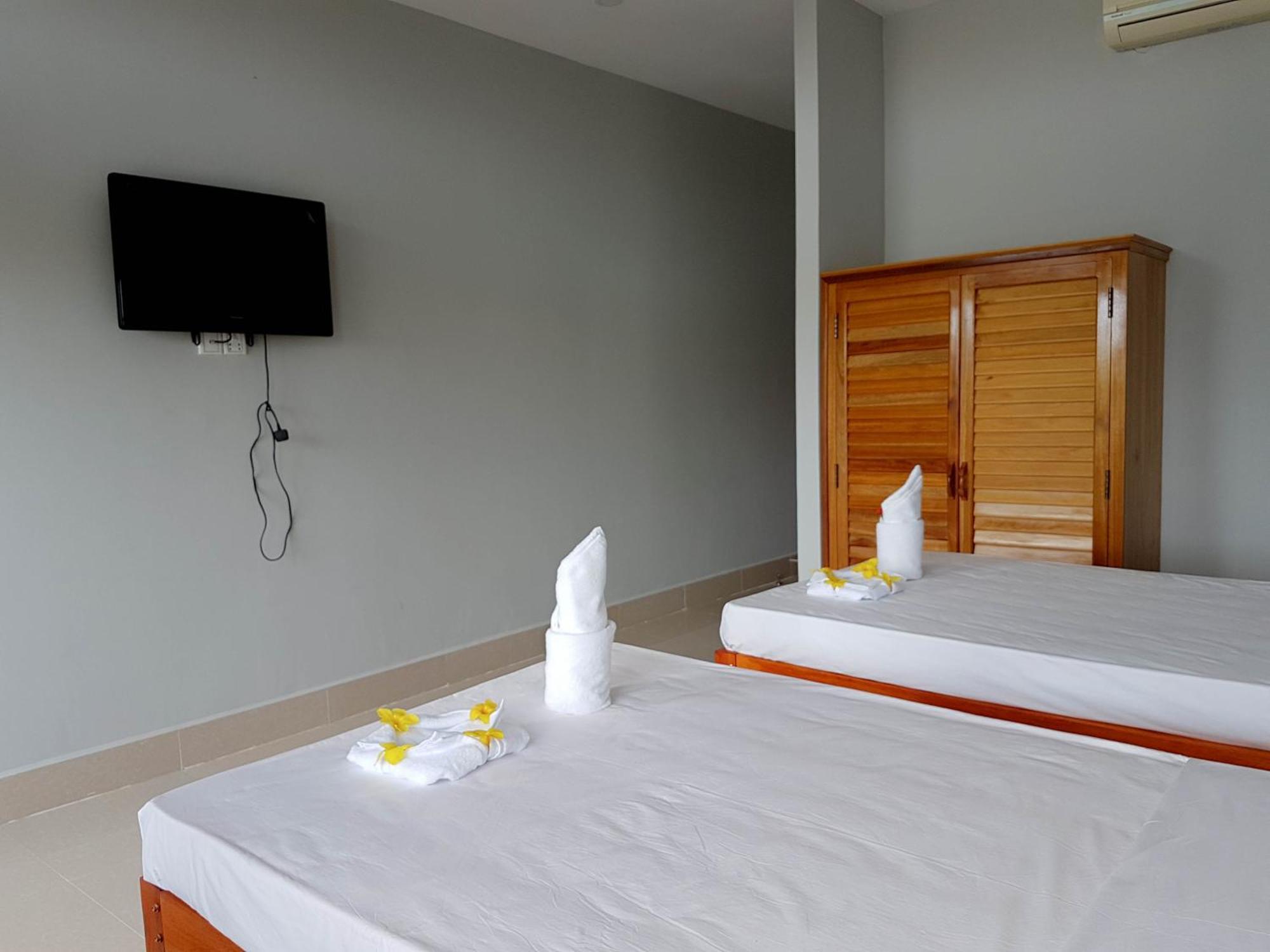 Two Moons Resort Kampot Exterior photo