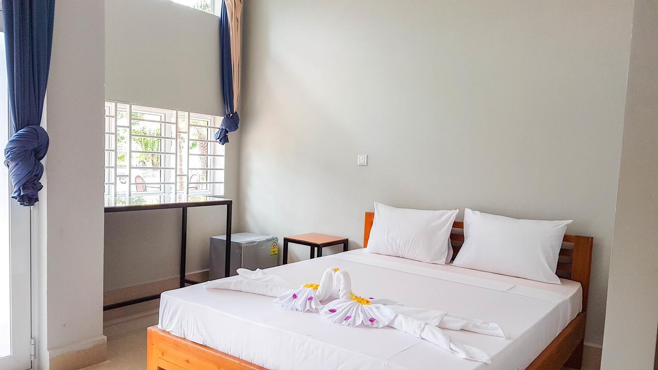 Two Moons Resort Kampot Exterior photo